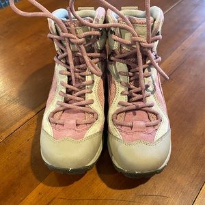 COPY - Dansko Posy waterproof boots size 38 pink